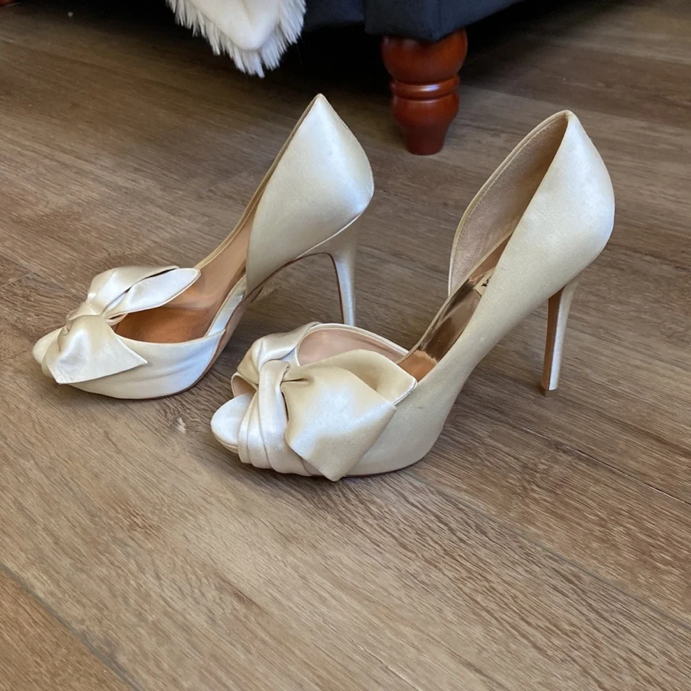 Badgley Mischka Ivory Satin Peep-Toe Heels with Knot Bow